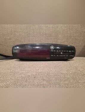Vintage General Electric digital alarm clock radio